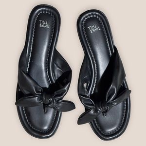 Time and Tru Black Bow Flip Flops Size 11